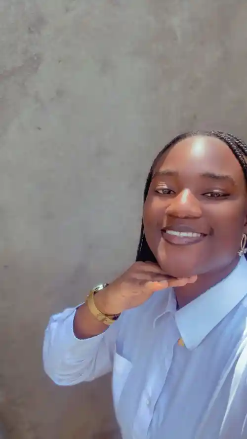 photo de profil de CHEBOU MODJO EMILIENNE LESLY