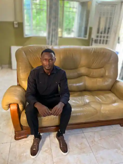 photo de profil de Nzanzu Nzangura