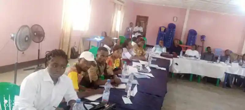 Image La création d'un fonds d'appui aux ASBL par le Conseil provincial de la jeunesse du Kasaï-Central soulève des questions importantes. Ce projet pourrait stimuler l'entrepreneuriat des jeunes, mais il est essentiel de se demander comment ces fonds seront gérés et distribués. Les jeunes de la région ont-ils vraiment voix au chapitre dans cette initiative ? De plus, quel impact ce soutien pourrait-il avoir sur la dynamique économique locale et sur l'engagement civique ? Qu’en pensez-vous ?