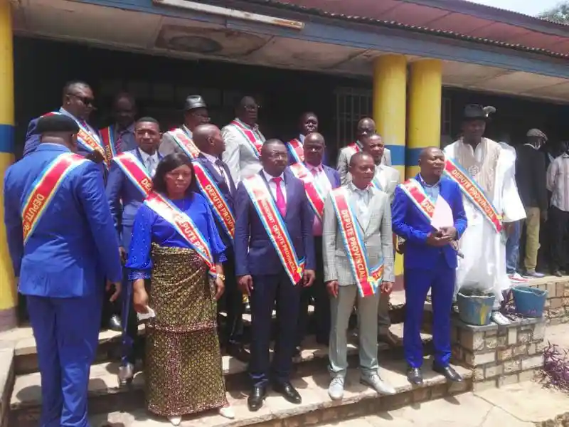 Image La situation des députés provinciaux en RDC soulève des questions essentielles sur la gestion des finances publiques et la responsabilité des institutions. Alors que ces élus réclament dix mois d'arriérés d'émoluments, cela met en lumière les inégalités et l'impact sur leur capacité à servir leurs communautés. Comment assurer la transparence et la redevabilité dans le traitement des salaires des représentants du peuple ? Les citoyens doivent-ils s'inquiéter de l'absence de réaction face à ces retards ? Qu’en pensez-vous ?