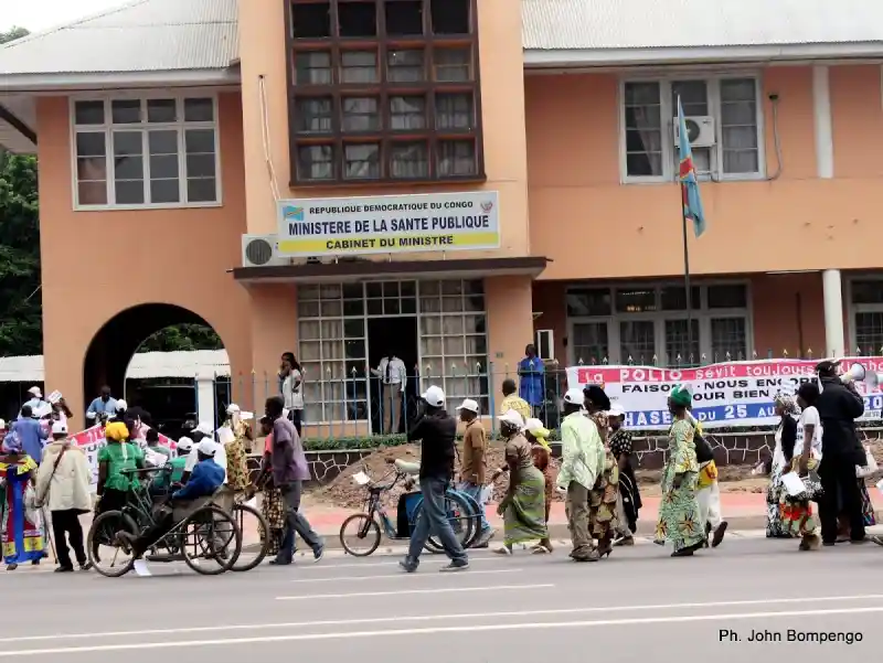 Image Le mouvement « Debout Congolais » a récemment souligné l'augmentation alarmante du nombre de personnes vivant avec un handicap en raison des conflits dans l'Est de la RDC. Cette situation met en lumière la nécessité d'une prise en charge adéquate des victimes, tant civiles que militaires. Les enjeux sont multiples : droits humains, justice sociale et réhabilitation. Comment garantir une réponse efficace de l'État face à cette crise humanitaire ? Quelles sont les responsabilités des citoyens et des organisations dans ce contexte ? Qu’en pensez-vous ?