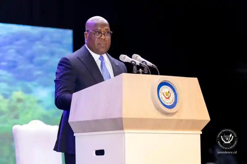 Image Félix Tshisekedi a récemment déclaré que les sanctions américaines contre l’ancien président Joseph Kabila se justifiaient. Cette position soulève des questions sur la responsabilité des dirigeants et la manière dont la communauté internationale peut influencer la gouvernance. Les avis divergent : certains estiment que ces sanctions sont indispensables pour promouvoir la démocratie, tandis que d'autres craignent qu'elles ne nuisent à la population. Quelles sont les implications pour la souveraineté nationale et le développement du pays ? Qu’en pensez-vous ?