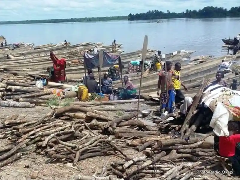 Image Le territoire d'Isangi est en proie à une montée de la criminalité qui suscite des craintes au sein de la population. Les organisations de la société civile ont récemment organisé une marche pacifique pour exprimer leur mécontentement. Cette situation soulève des questions sur la sécurité publique, la responsabilité des autorités et le rôle des citoyens dans la lutte contre l'insécurité. Comment la communauté peut-elle s'unir pour améliorer la sécurité tout en garantissant la paix ? Qu’en pensez-vous ?