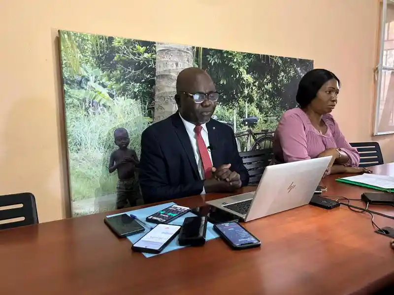 Image La récente déclaration de la Voix des Sans Voix (VSV) soulève des questions essentielles sur la révision de la Constitution en République Démocratique du Congo. Alors que des manifestations concurrentes se préparent, le risque de tension entre les différents camps politiques est palpable. Cette situation interpelle sur l'importance de trouver un terrain d'entente pour préserver la paix et la stabilité du pays. Quels sont les enjeux d'une telle révision, et comment peut-on garantir un dialogue constructif entre les acteurs politiques ? Qu’en pensez-vous ?