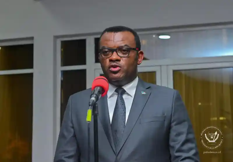 Image L'audition de Jean-Pierre Lihau à l'Assemblée nationale soulève des questions essentielles sur la transparence et l'intégrité de l'administration publique en RDC. Les allégations concernant des agents fictifs et des doublons de matricules mettent en lumière des enjeux de redevabilité et d'efficacité des ressources publiques. Ces situations peuvent non seulement miner la confiance des citoyens envers leurs institutions, mais également entraver le progrès socio-économique du pays. Comment garantir une gestion plus rigoureuse et responsable des effectifs ? Qu’en pensez-vous ?