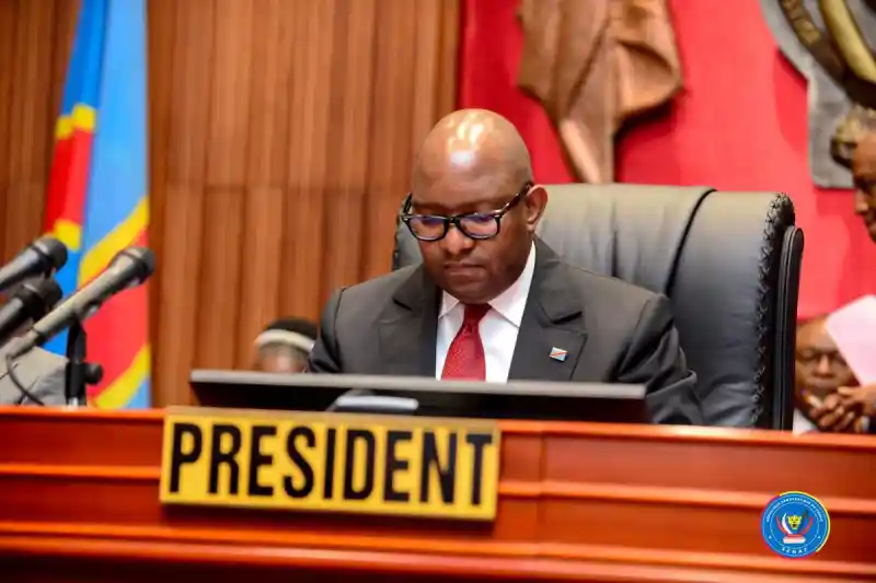 Image L'adoption à l'unanimité par le Sénat de la loi sur l'organisation du référendum en RDC soulève des questions importantes sur la participation citoyenne et la transparence électorale. Dans un contexte politique tendu, comment garantir que ce processus soit réellement représentatif des voix du peuple ? Les critiques de l'opposition mettent en lumière des craintes sur l'intégrité du processus, et il est essentiel d'en discuter. Quel impact une telle loi peut-elle avoir sur la confiance des citoyens envers leurs institutions ? Qu’en pensez-vous ?