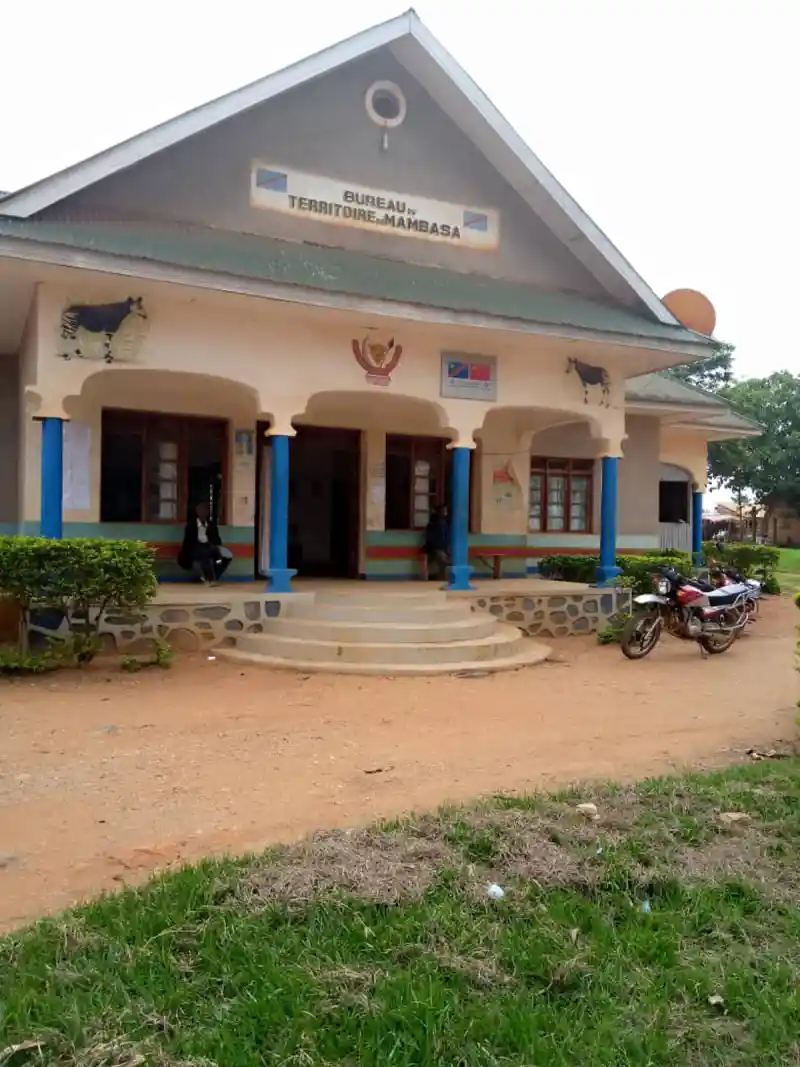Image La présence des Wazalendo dans les carrés miniers de Mambasa soulève des inquiétudes majeures. Ce groupe armé, en conflit avec des factions comme les ADF, complique la situation sécuritaire dans une région déjà fragile. Les acteurs de la société civile demandent une action urgente des autorités, mais cela soulève des questions sur la responsabilité de l'État dans la protection de ses citoyens. Quelles mesures devraient être prises pour garantir la sécurité des communautés face à cette menace ? Qu’en pensez-vous ?